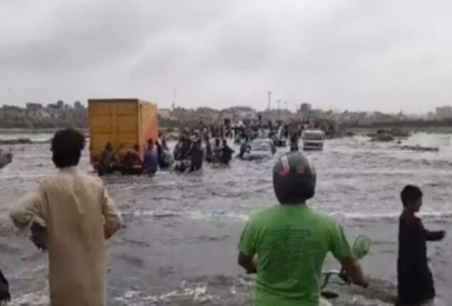 Dozens stranded as rainwater inundates Korangi Causeway