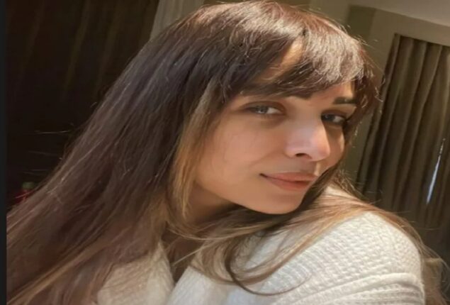 Malaika Arora flaunts bangs in selfie