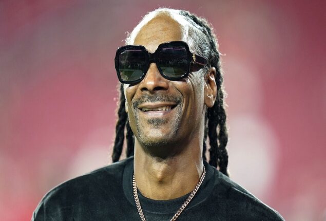 Snoop Dogg posts Kevin Durant dancing at Travis Scott’s London show