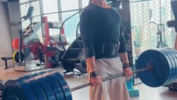 Tiger Shroff does it again, motivates fans as he lifts 220 kg