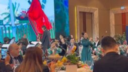 Uzbek singer sings Pakistani patriotic song