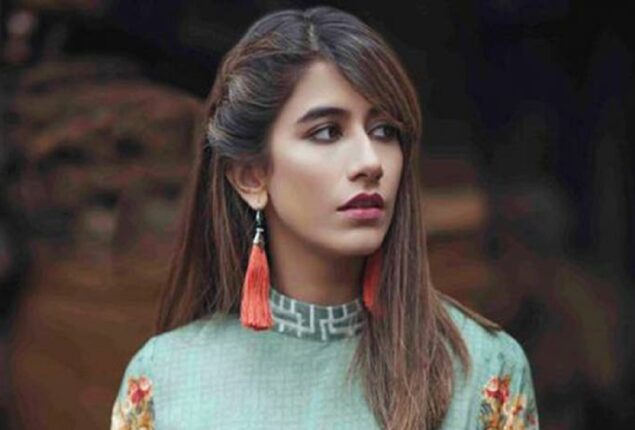 Syra Yousuf dazzles in a fashion shoot with a stunning appearance