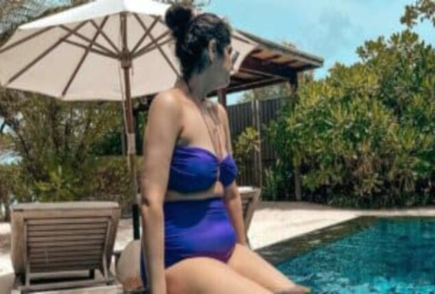 Anshula Kapoor posts an unapologetic picture wearing a bikini