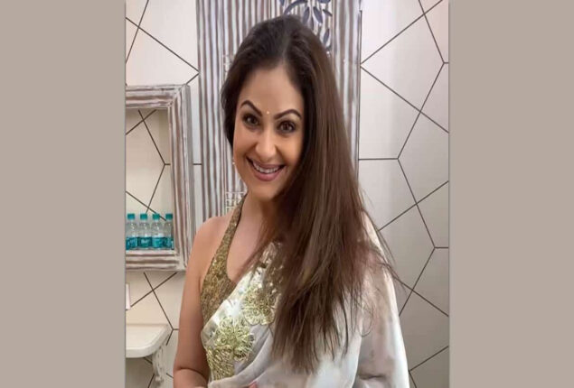 Ayesha Jhulka cried while dubbing for her, Divya Bharti’s film