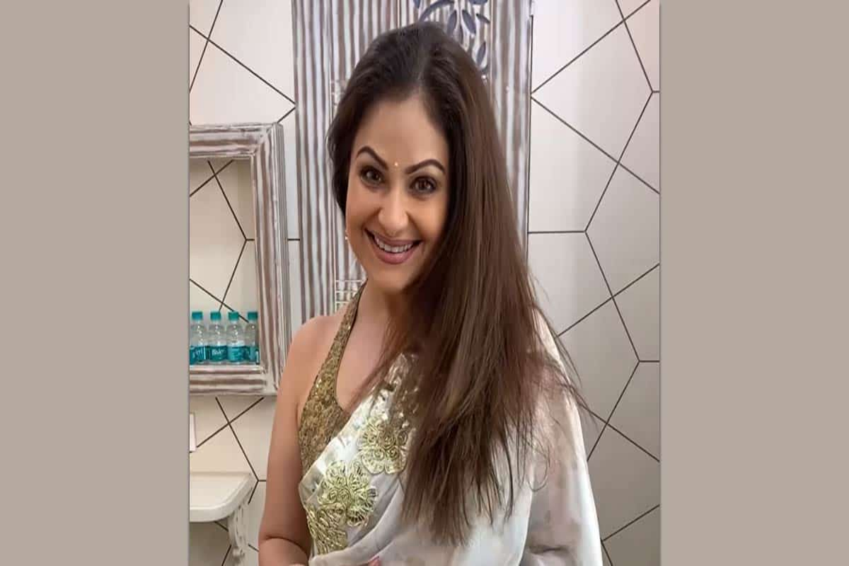 Ayesha Jhulka