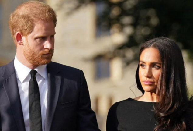 Prince Harry and Meghan Markle seen dancing at Paula Fuga’s concert