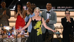 Emmy Awards: Selma Blair earns a standing ovation from crowd