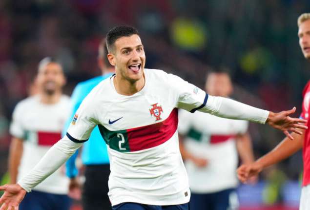 Diogo Dalot helps Portugal defeat Czech Republic