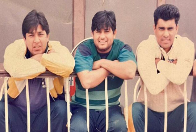 Waqar Younis shares memorable photo with Mushtaq & Inzamam