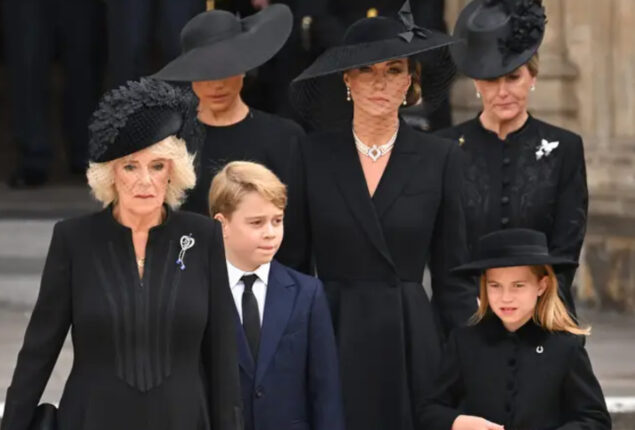 Princess Charlotte, Prince George allowed to express real emotions