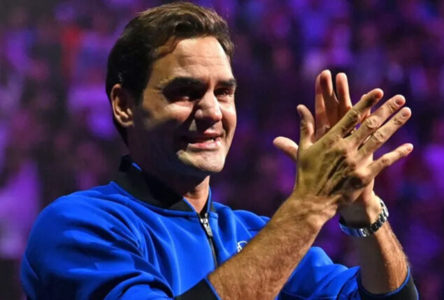 Roger Federer tears up in front of capacity crowd