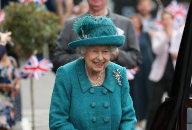 Queen Elizabeth instructed to follow medical advice