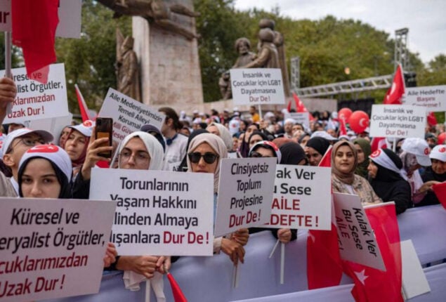 Thousands march in Turkey to demand ban on LGBTQ groups