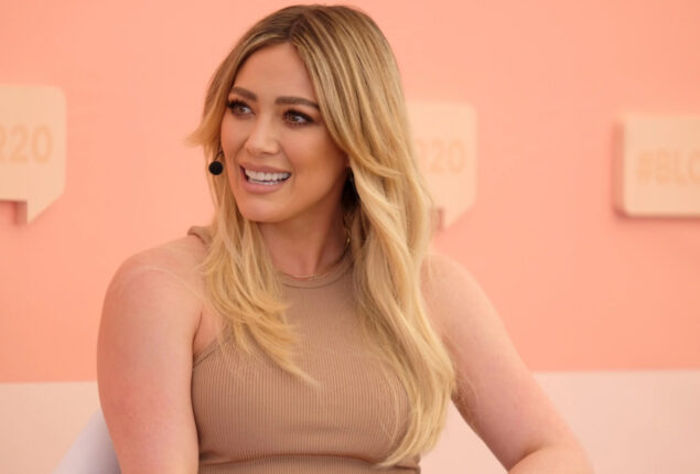 Photos: Hilary Duff celebrates pregnant Mandy Moore before she welcomes baby
