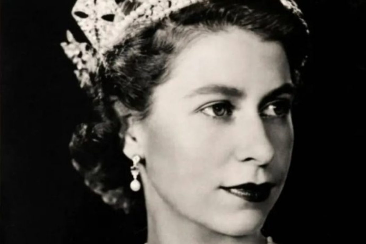 Celebrities get criticize for posting their Queen's Status
