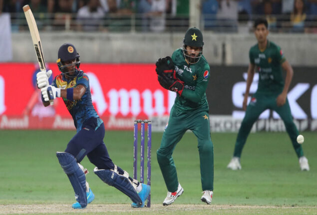 Sri Lanka beat Pakistan in the final super 4 match