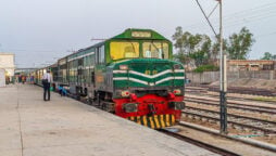 Pakistan Railway partially resumes