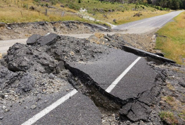 Papua New Guinea is shaken by a powerful 7.6 earthquake