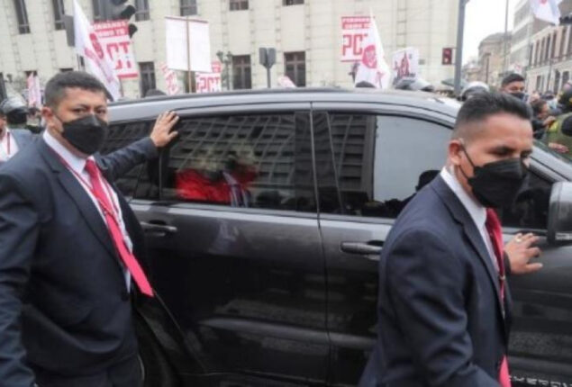 Peruvian legislators choose a new legislative leader from the opposition party