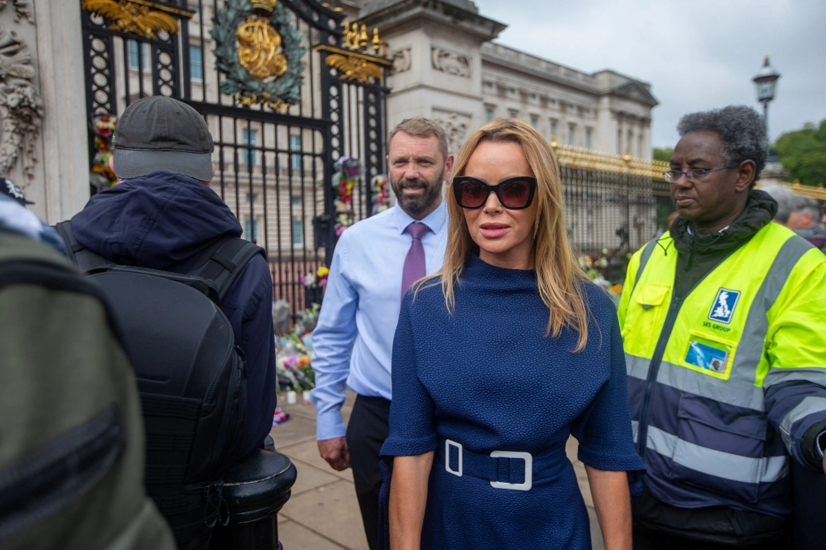 Amanda Holden listen 'Emotional mourners' who line up for hours to see Queen Coffin