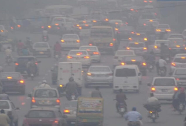 Traffic Police launches crackdown against vehicles causing pollution in Lahore