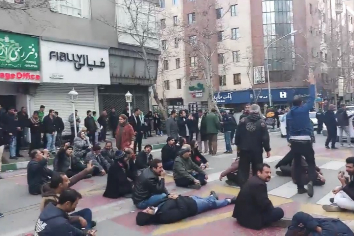 Tehran police clash protesters