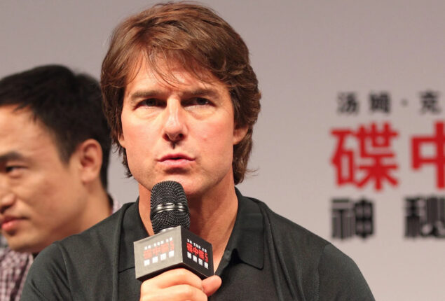 Tom Cruise says “It is breathtaking.” while describing his love for Britain