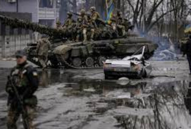 Ukrainian forces resume its attack East of Izium