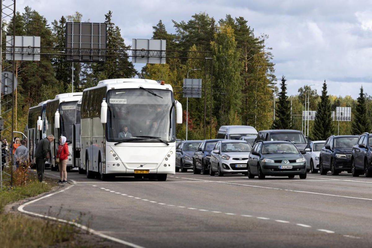 Finland shuts border to Russian