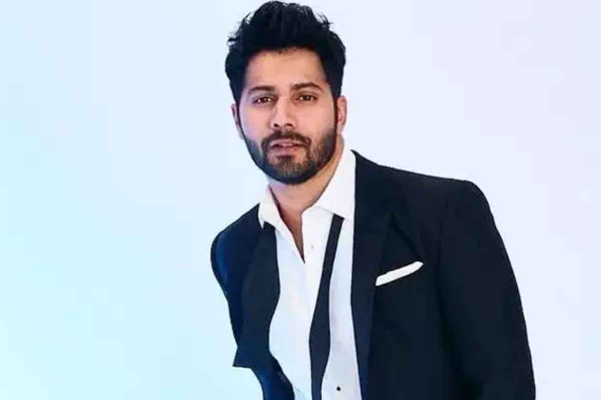 Varun Dhawan flaunts beard and says 'Bhediya season real soon'