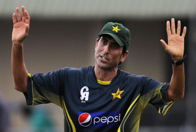 Younis Khan: Pakistan should not embarrass with another squad