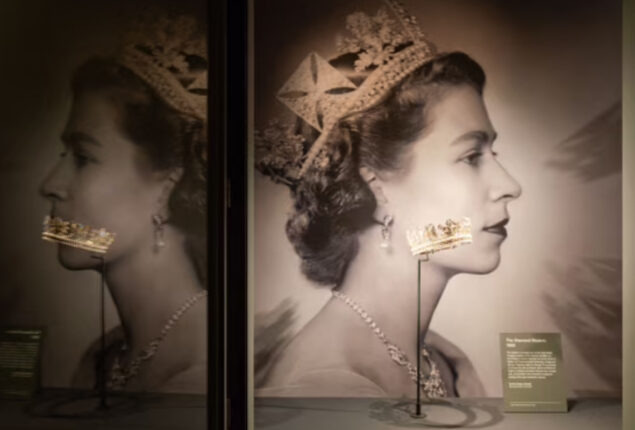The fashion industry honours Queen Elizabeth II