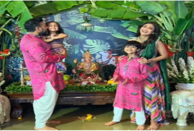 Watch Shilpa Shetty and Raj Kundra conduct the Ganesh aarti