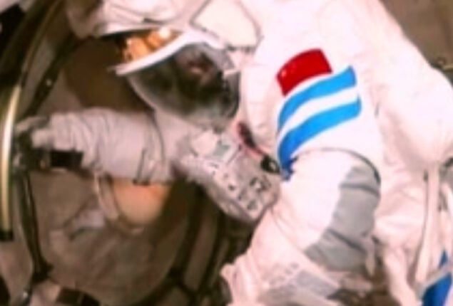 Astronauts Chen Dong