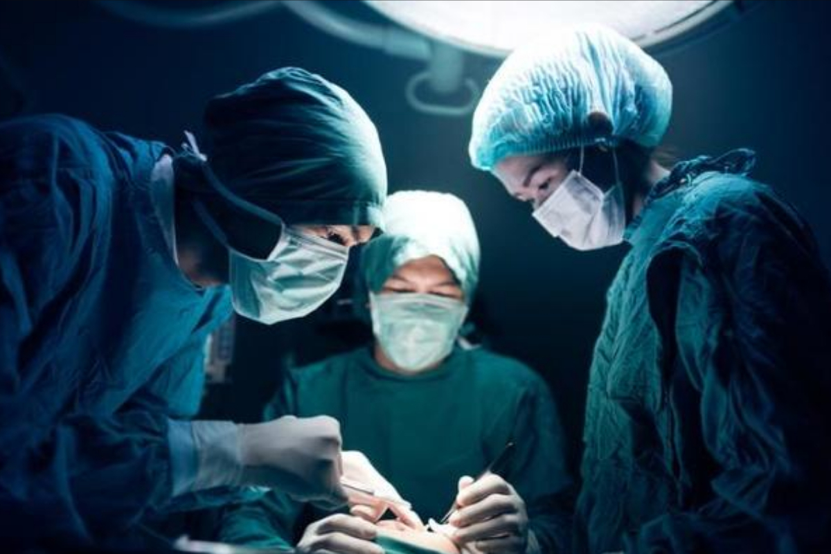 Doctors remove 55 batteries
