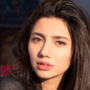 Mahira Khan receives best actress award at Indian film festival