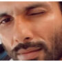 Shahid Kapoor takes off his shades and winks at fans in new video