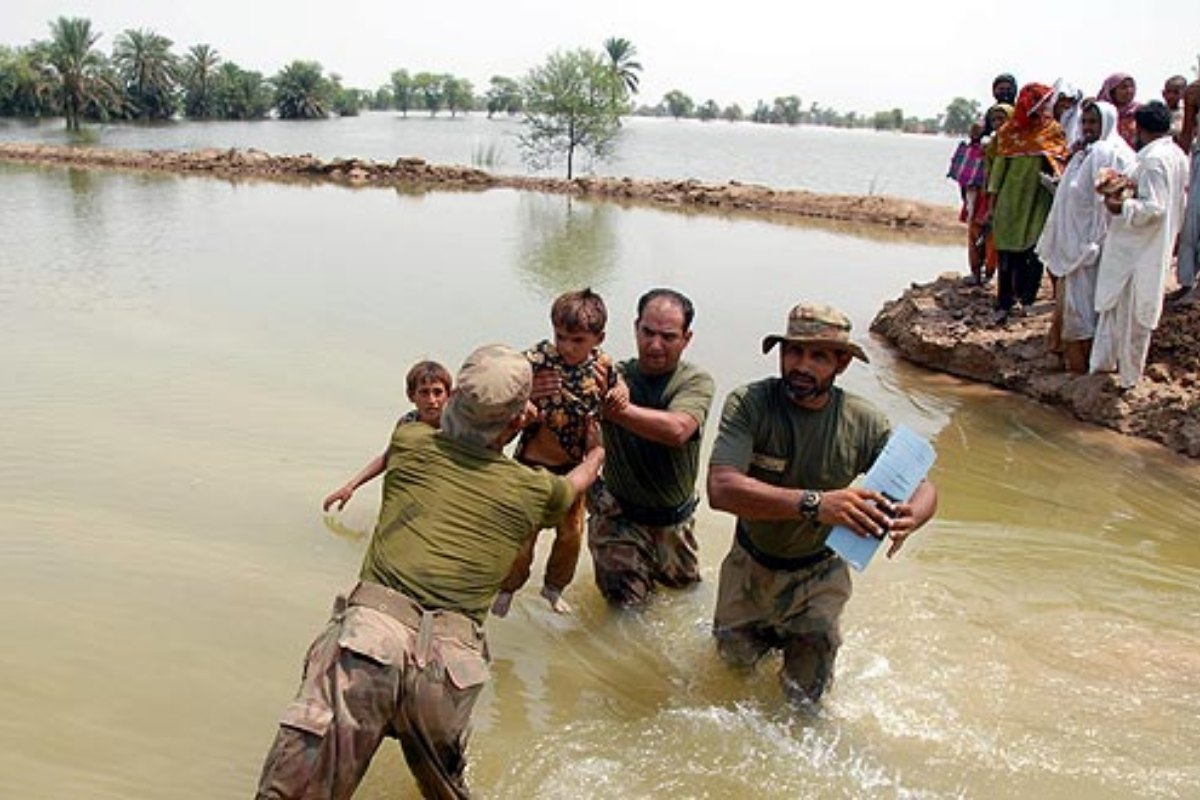 Pakistan Army continue