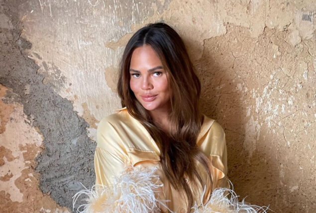 Pregnant Chrissy Teigen finally feels her baby: ‘Don’t Need to Text My Doc’