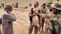 Pakistan Army continues to provide assistance to flood victims at Kashmore