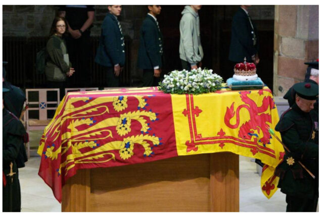 Queen Elizabeth’s favorite Balmoral flowers were placed on her coffin