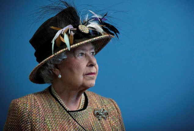 Queen’s friend thinks she died in Scotland ‘to save union’