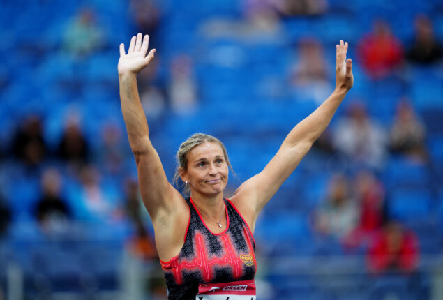 Barbora Spotakova announces retirement