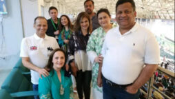 Hina Khwaja Bayat enjoys cricket with friends