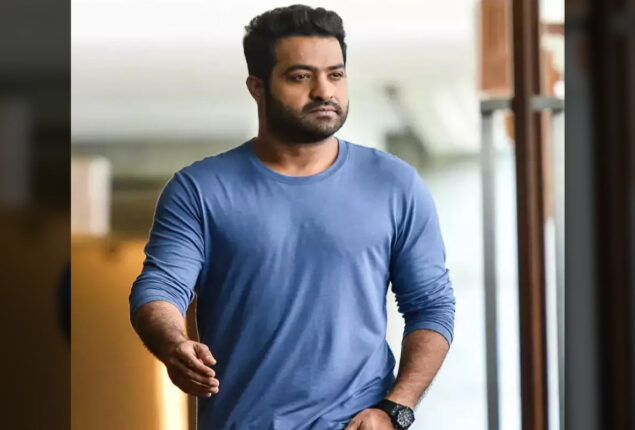 Jr NTR left Ranbir Kapoor awestruck with his rendition of Rockstar