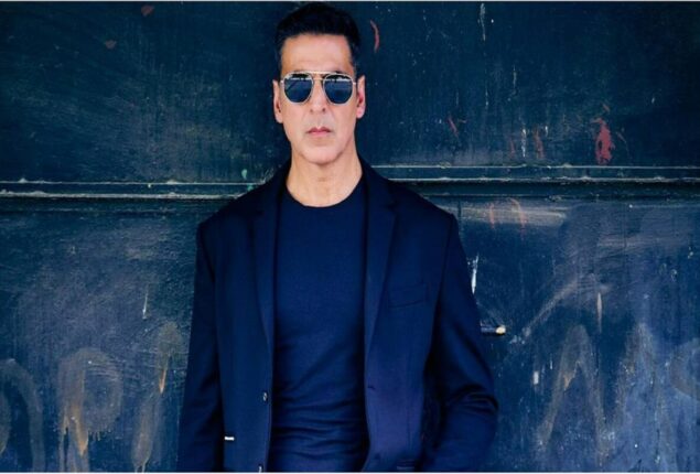 Akshay Kumar wins two gifts for daughter Nitara at an amusement park