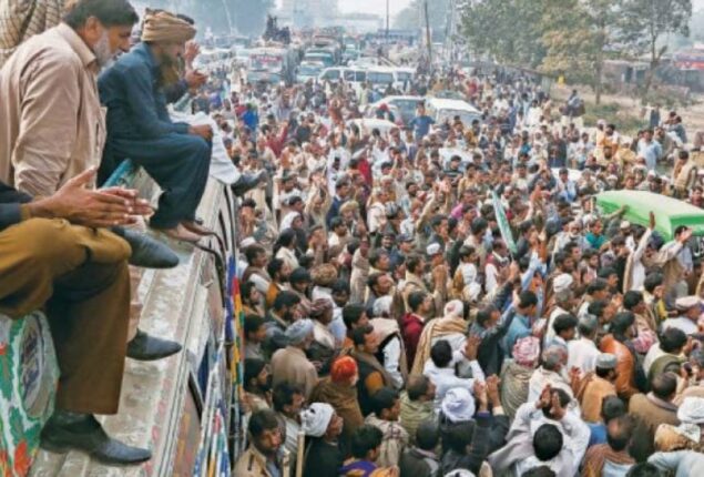 Rana Sanaullah assures farmers of resolving their issues