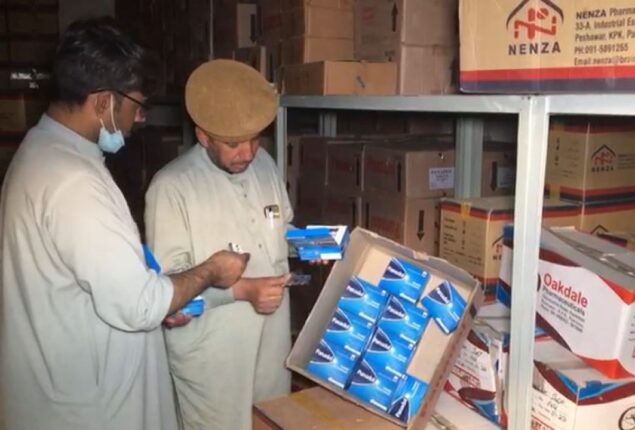 DRAP seizes stock of Panadol in medicine market of Karachi