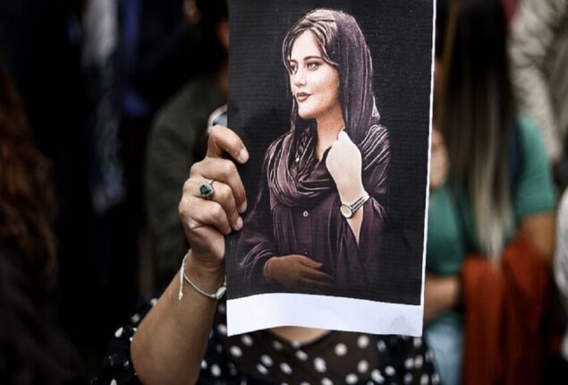 Iran: Police shoot at mourners for Mahsa Amini