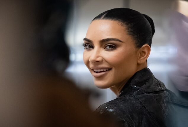 Kim Kardashian pens down a tribute to her late father on his death anniversary